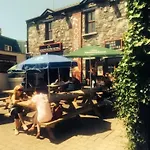 The Coach House فندق أورانمر